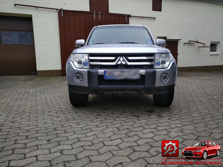 Bascula mitsubishi pajero 2009