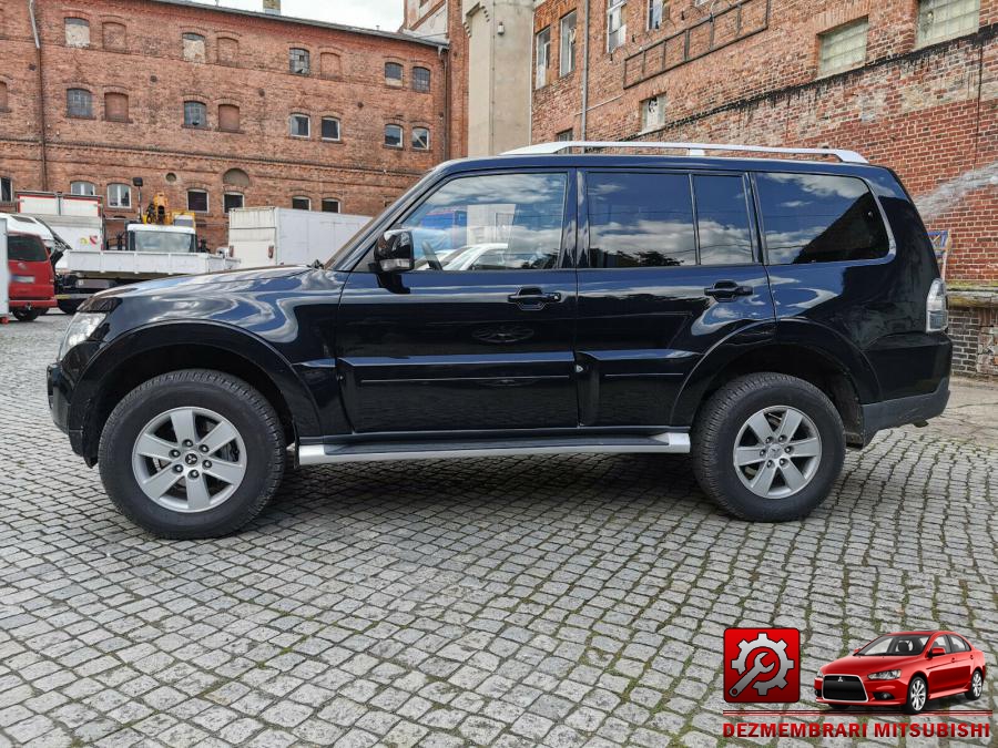 Lampa interior mitsubishi pajero 2009